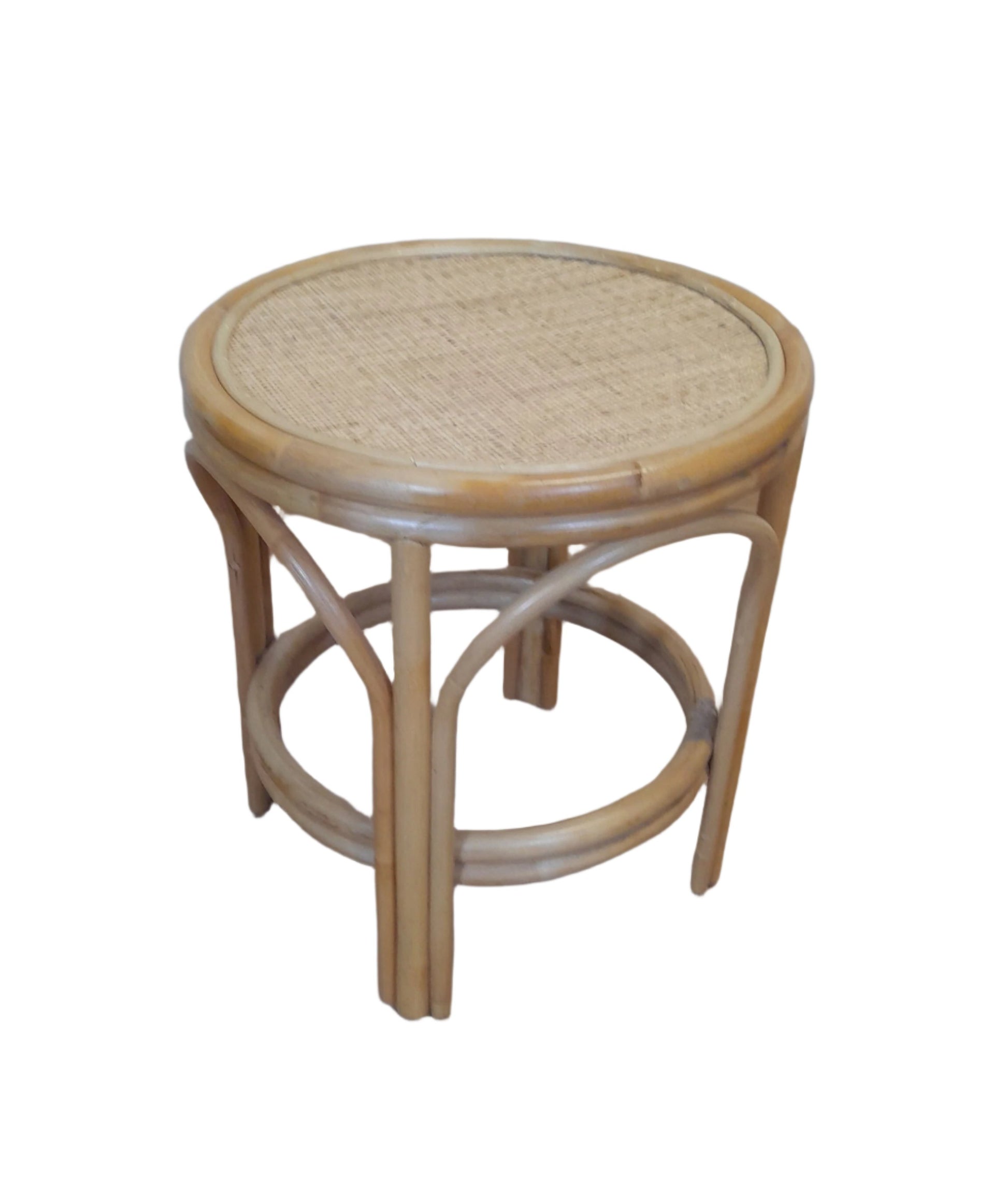 Nias Cane + Wicker/Rattan Nias Round Table.