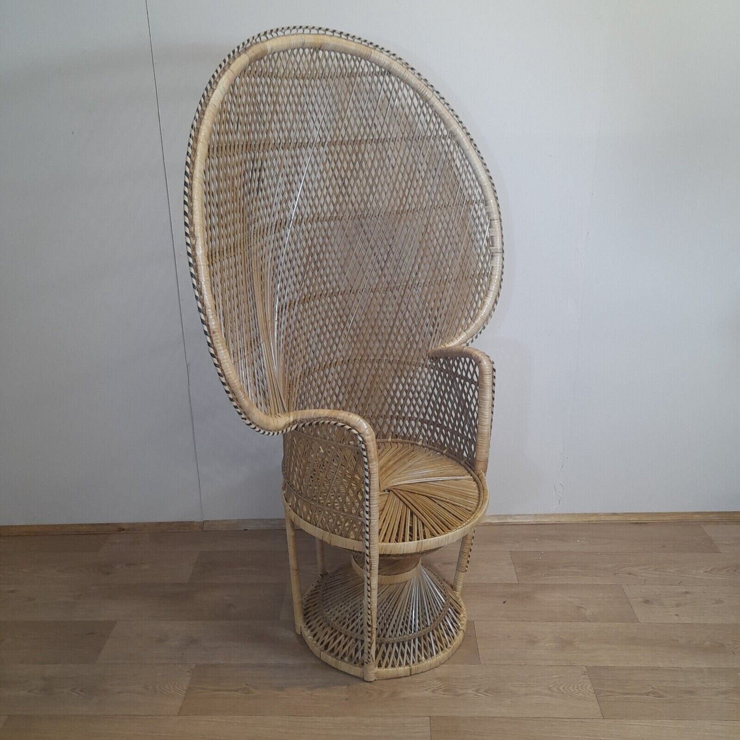 Natural Wicker/Natural Rattan Twist base Peacock chair.