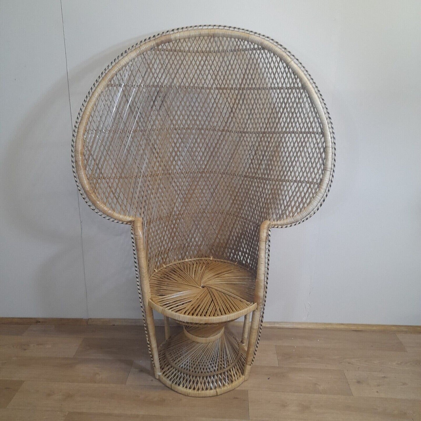 Natural Wicker/Natural Rattan Twist base Peacock chair.