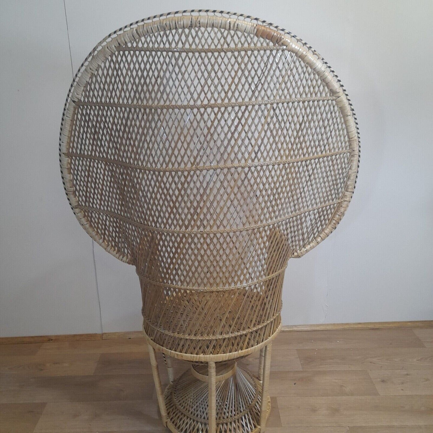 Natural Wicker/Natural Rattan Twist base Peacock chair Back.