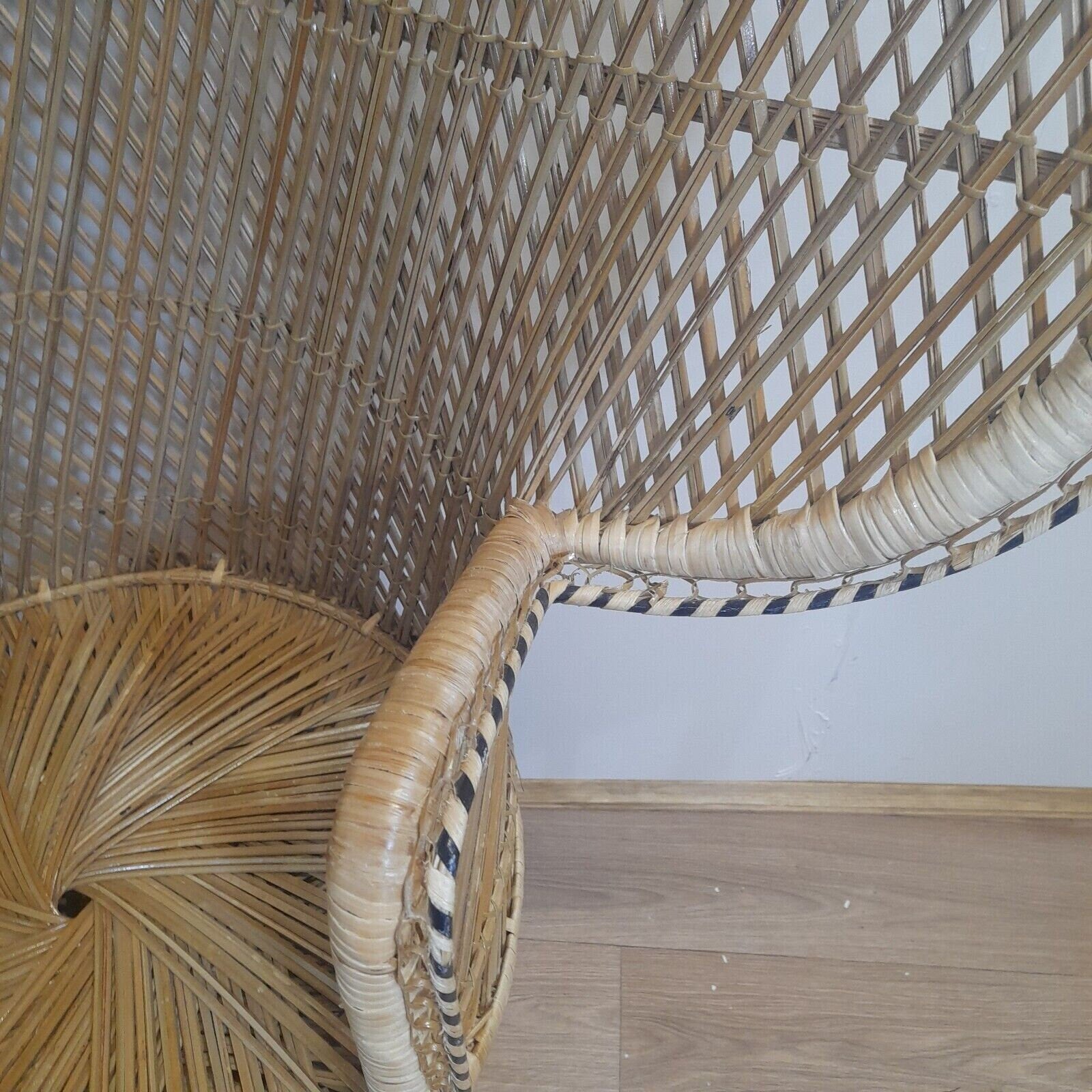 Natural Wicker/Natural Rattan Twist base Peacock chair arm.