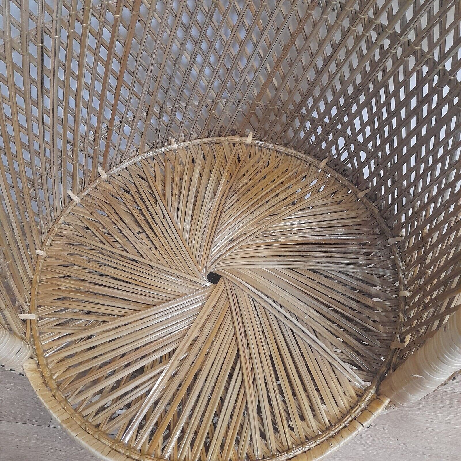 Natural Wicker/Natural Rattan Twist base Peacock chair aet