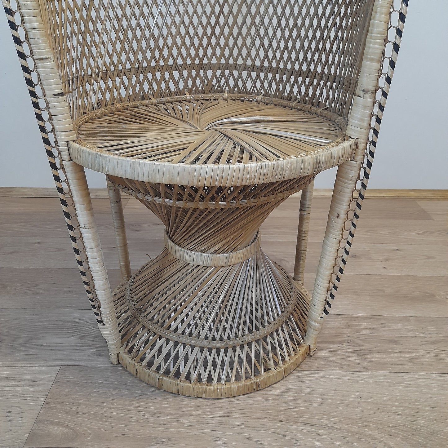 Wicker/Rattan Conservatory Princess Chair front close up.