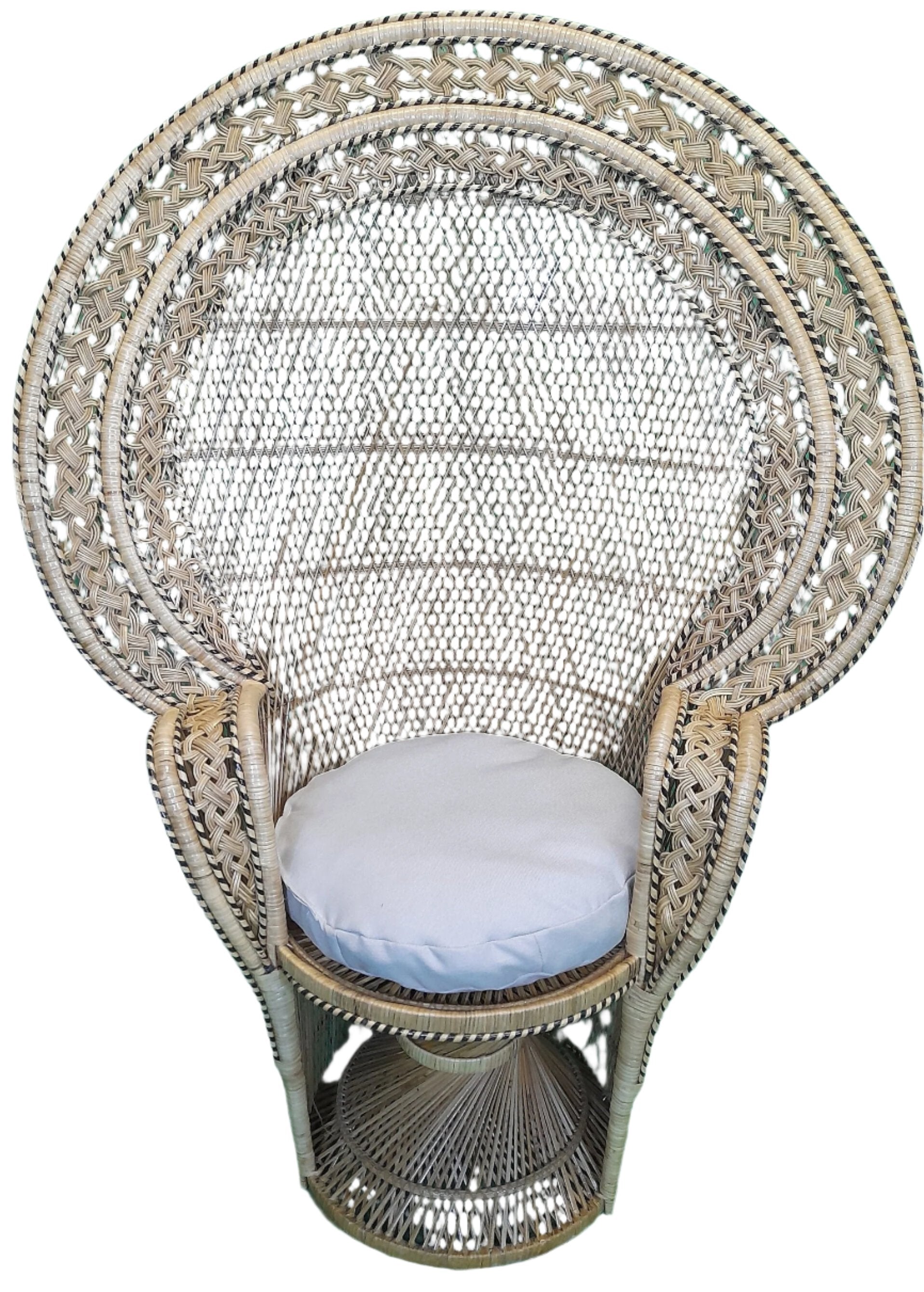 Wicker/Rattan Regal Conservatory Peacock Chair. Front View of the Peacock Chair