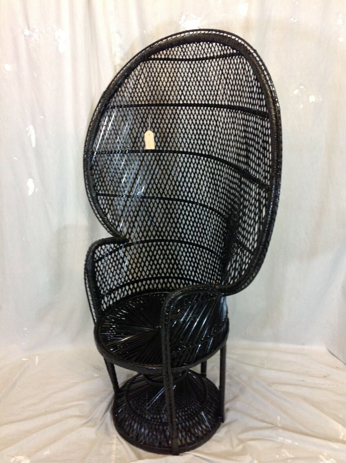 Wicker/Natural Rattan Black Twistbase Peacock chair 