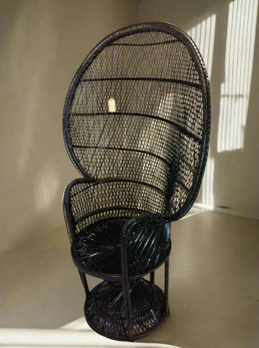 Wicker/Natural Rattan Black Twistbase Peacock chair 