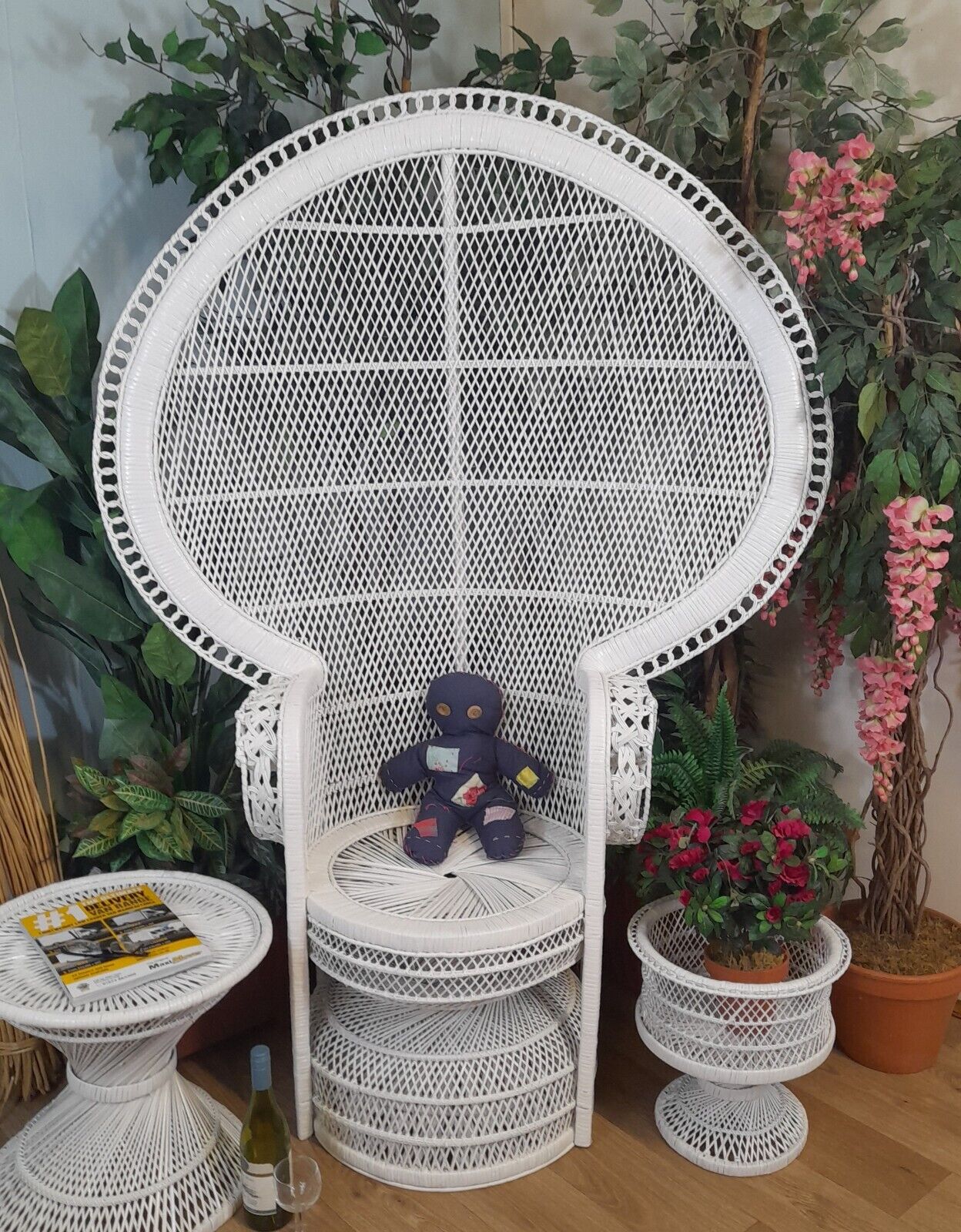 White Hong Kong Wicker/Natural Rattan Peacock chair