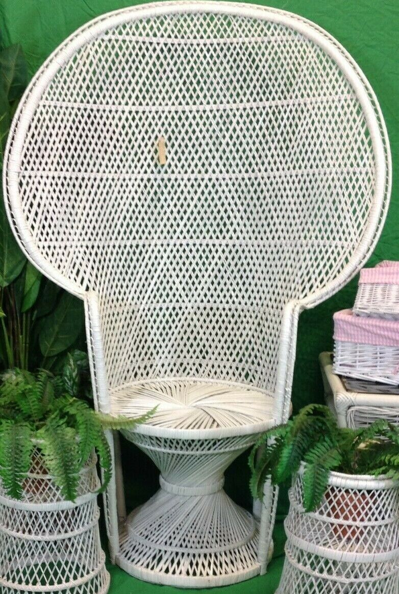 Wicker/Natural Rattan White Twistbase Peacock chair 