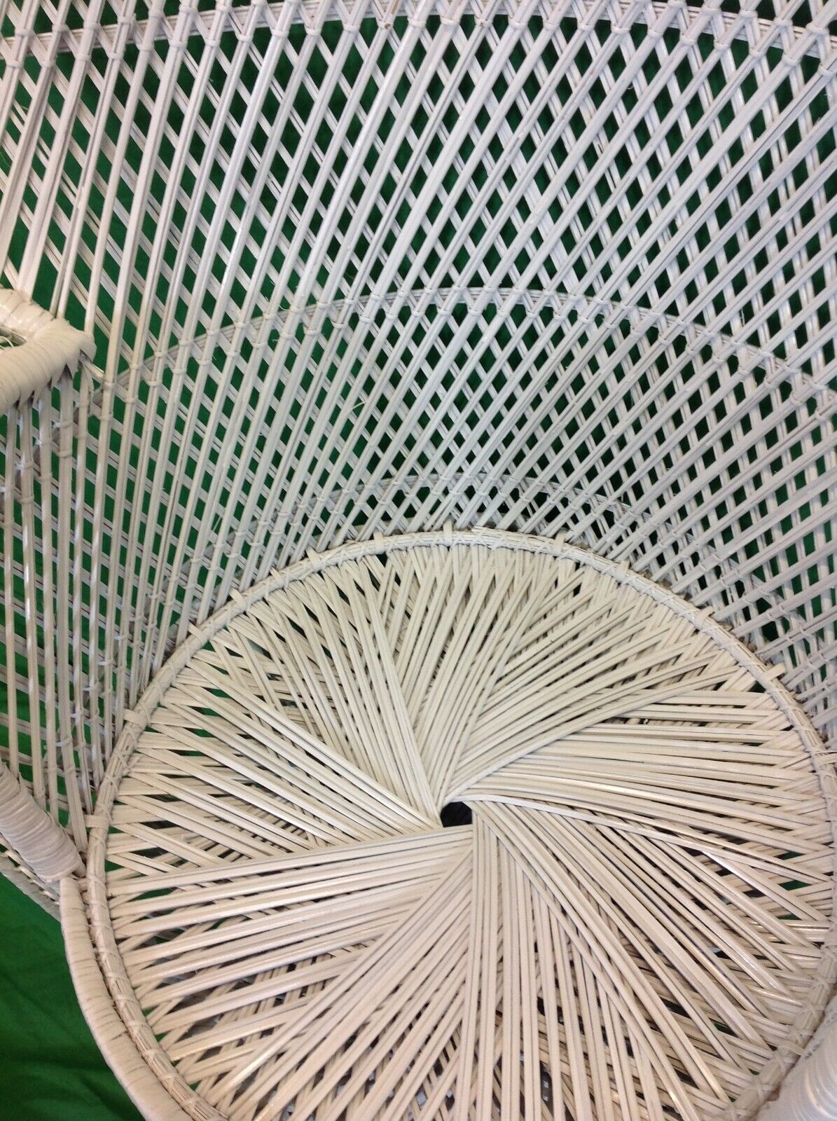 Wicker/Natural Rattan White Twistbase Peacock chair  seat