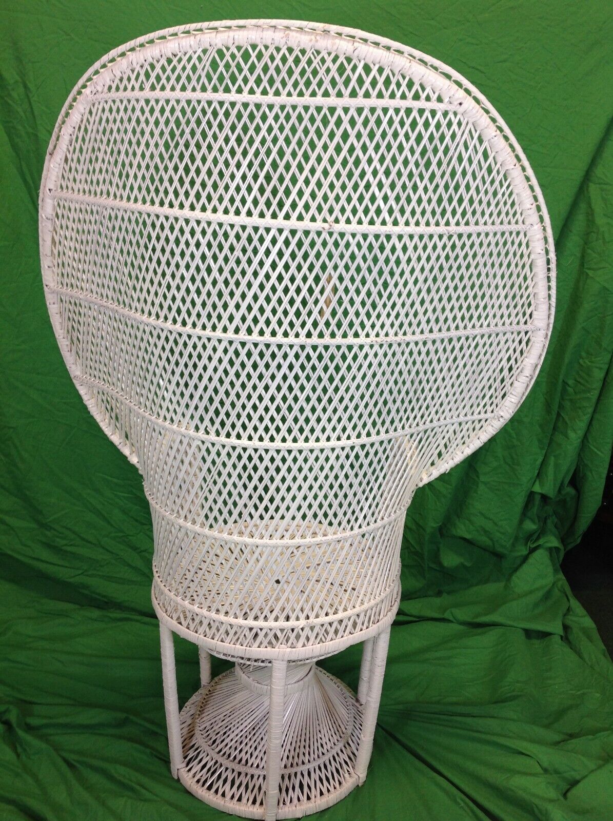 White Peacock Chair Back.